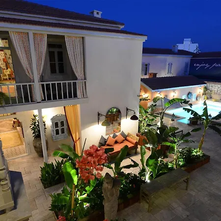 Marge Adult Only 12 Hotel 3*