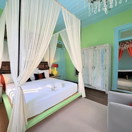 Marge Adult Only 12 3* Cesme