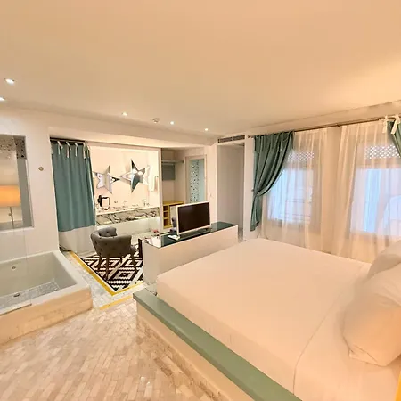 Marge Adult Only 12 3* Cesme